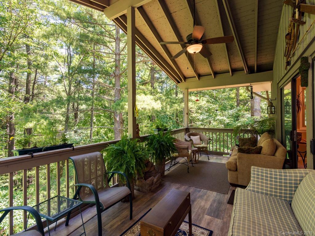 3 Cedarbrook Dr., Laurel Park, NC 28739