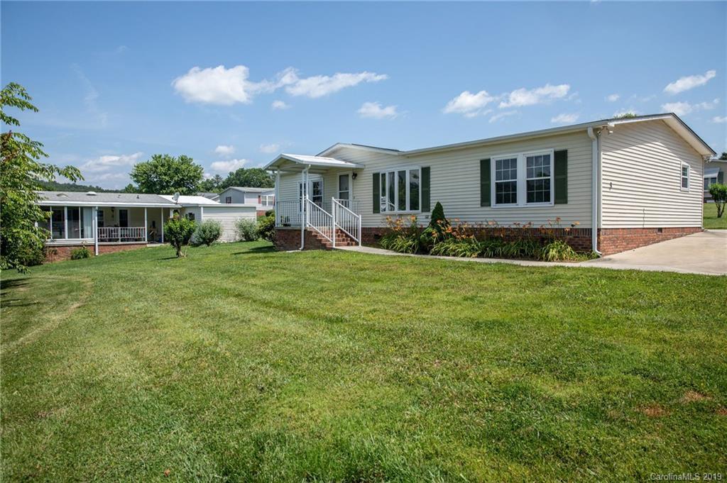 3 N Aliette Ln., Hendersonville, NC 28792