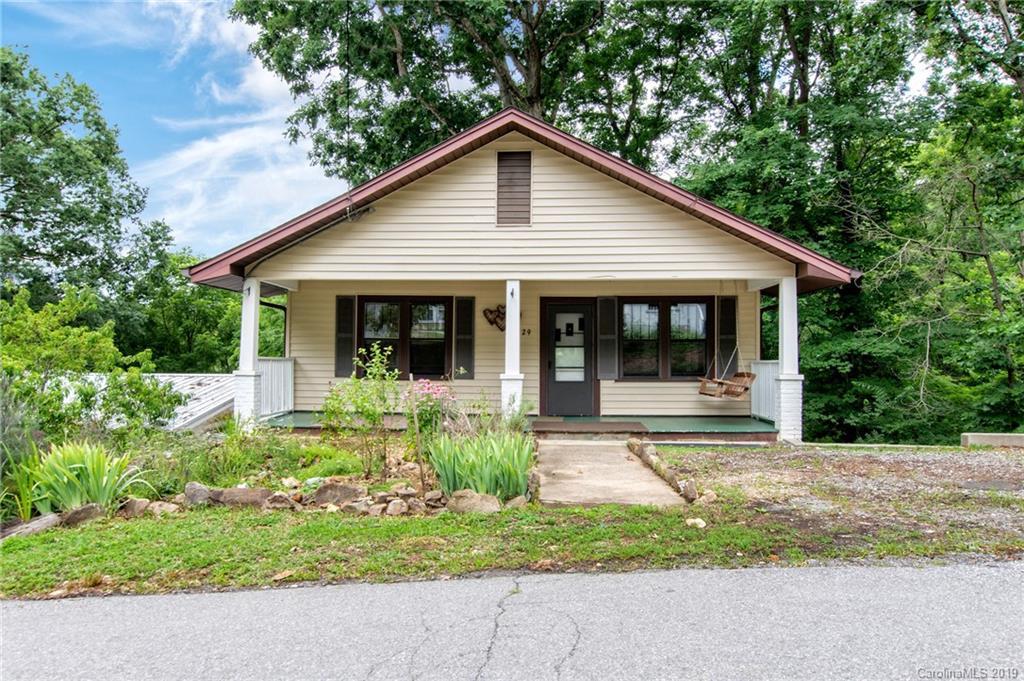 29 Green Oak Rd., Asheville, NC 28804