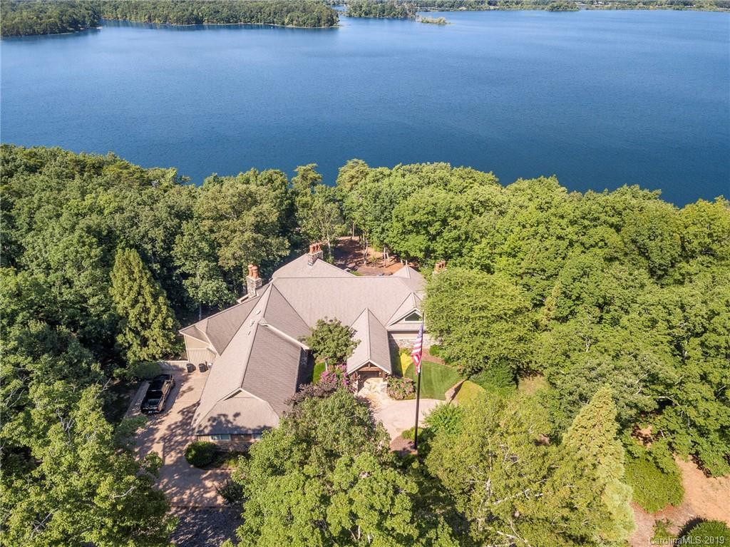 2631 Southpoint Ln., New London, NC 28127