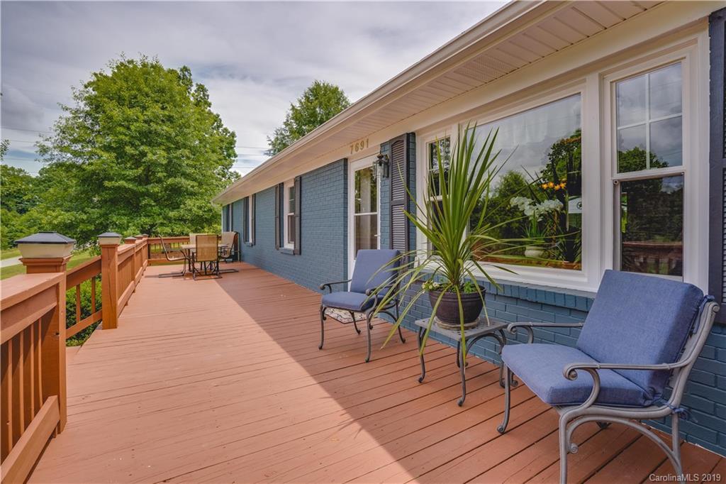 7691 Skyline Dr., Sherrills Ford, NC 28673