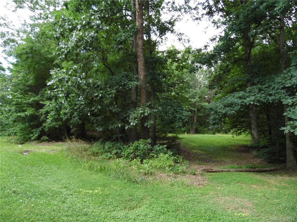 535 Lake Cir., Troutman, NC 28166