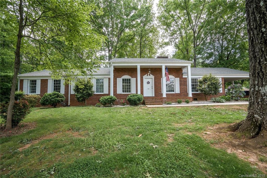 564 Stoneybrook Rd., Statesville, NC 28677