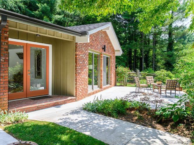21 Woodbury Rd., Asheville, NC 28804
