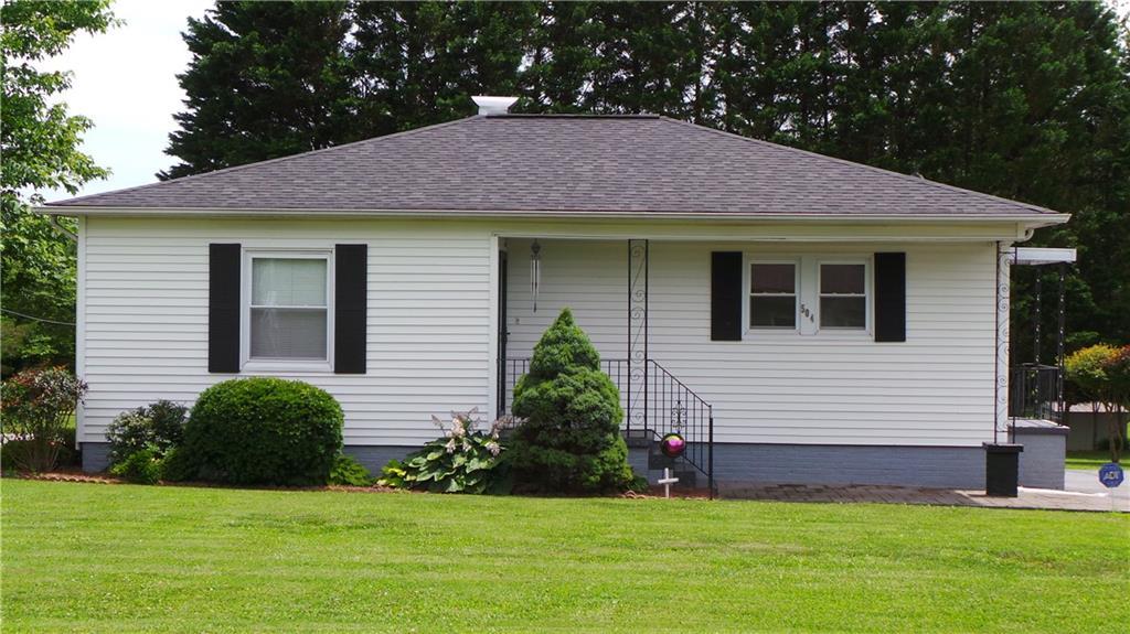 504 Oakland Ave., Morganton, NC 28655
