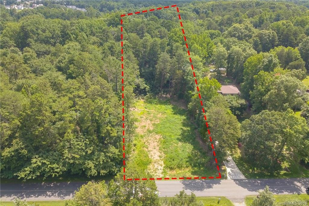 1532 Breezewood Dr., Charlotte, NC 28262