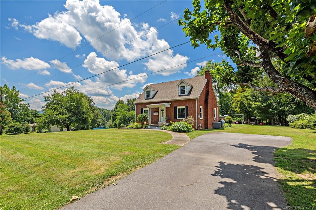 709 Bryson Rd., Candler, NC 28715