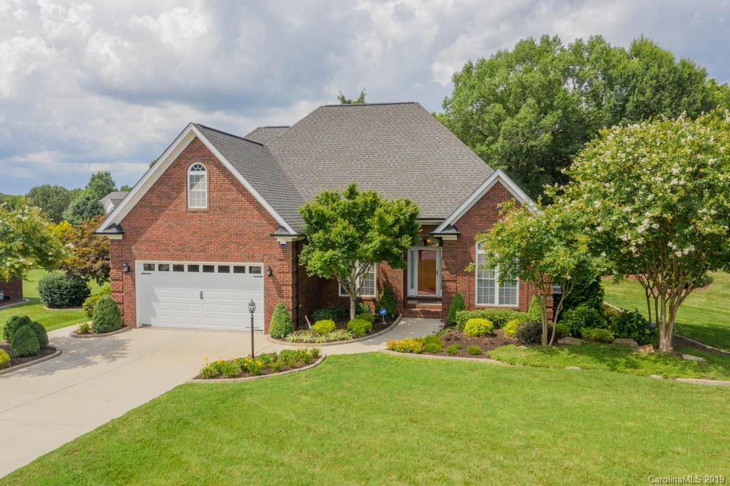 4711 Sherborne Dr., Harrisburg, NC 28075