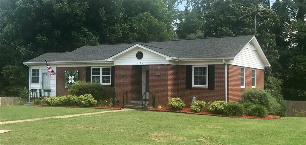 2123 1st Avenue Pl., Hickory, NC 28601