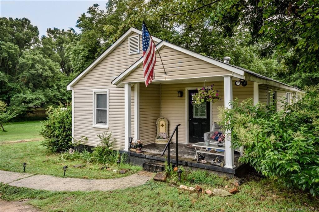 303 Hillcrest Dr., Mooresville, NC 28115