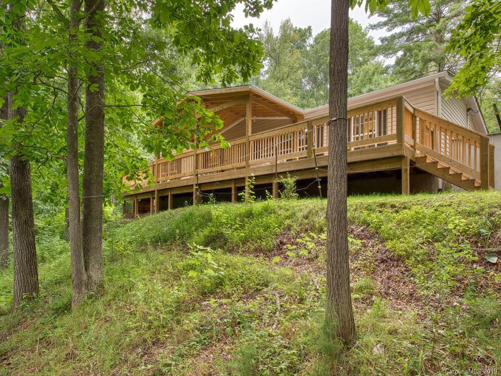 285 Wispy Willow Dr., Waynesville, NC 28785