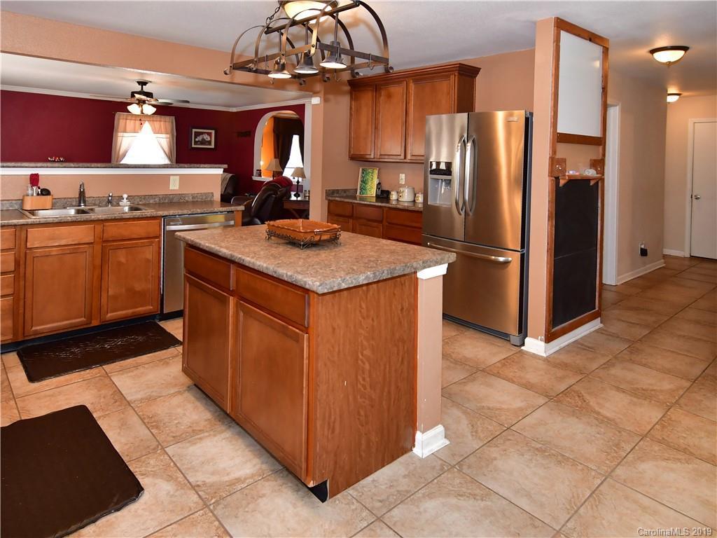 185 Boiling Brook Dr., Statesville, NC 28625