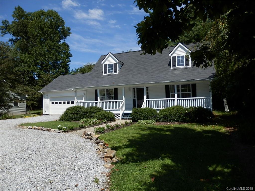 114 Brooklyn Ave., Hendersonville, NC 28792