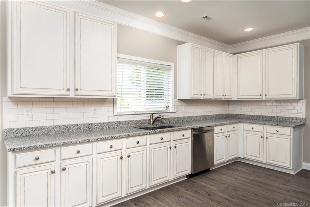 112 Glade Valley Ave., Mooresville, NC 28117