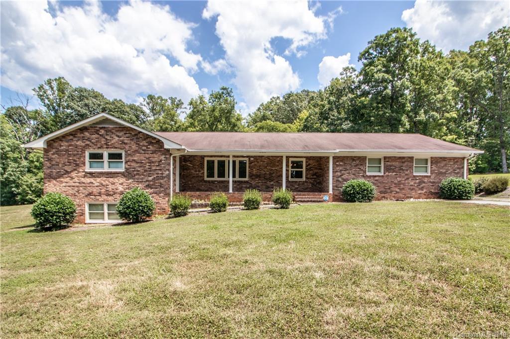 1425 Shangrila Dr., Lewisville, NC 27023