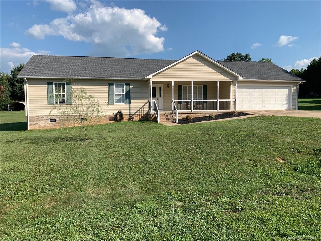 8232 Cedar Bark St., Hickory, NC 28602