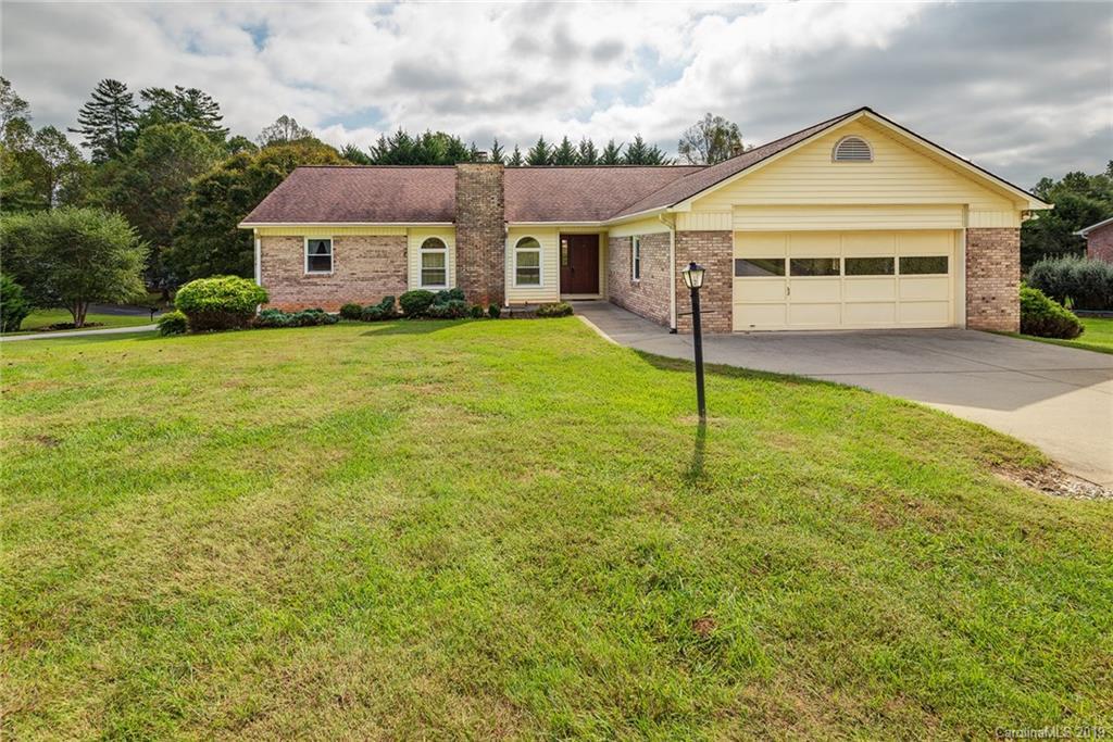 30 St Andrews Dr., Etowah, NC 28729