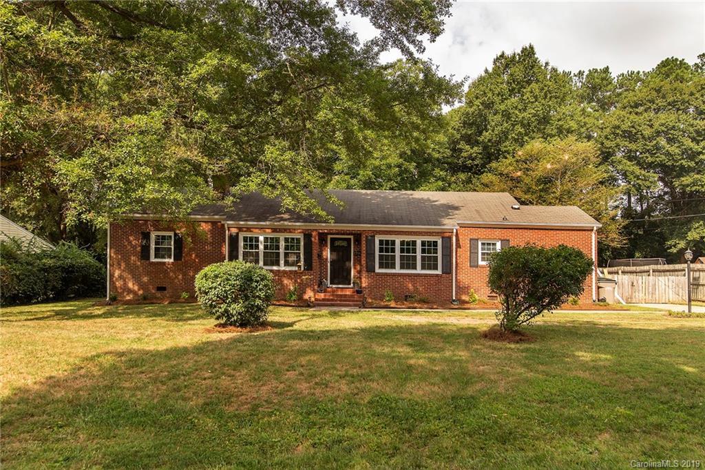 1708 Fairfield Dr., Gastonia, NC 28054
