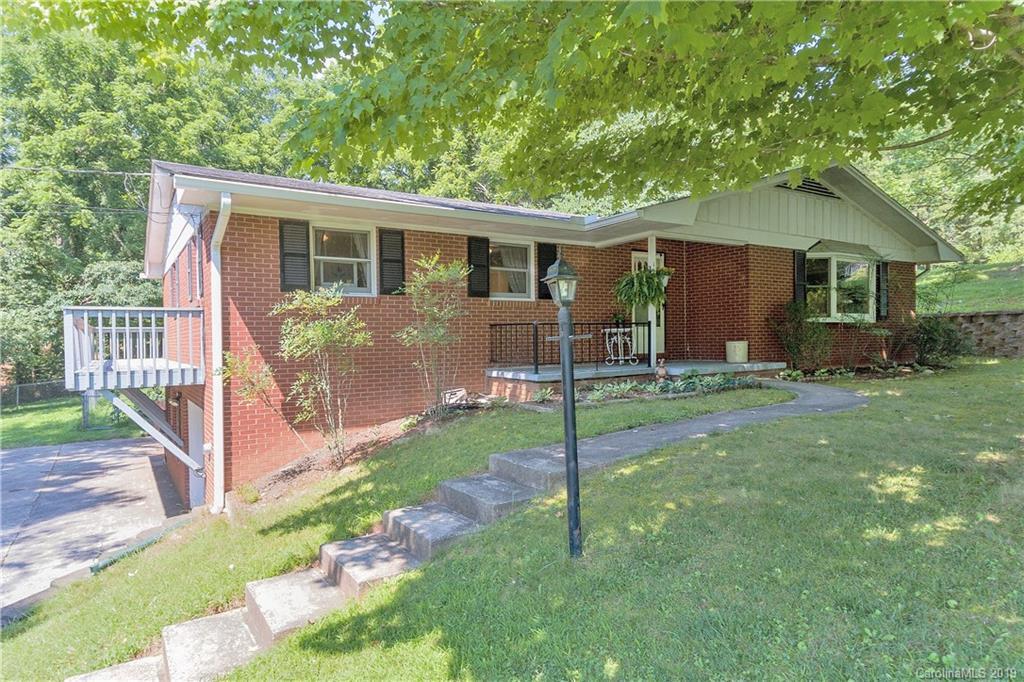 110 Mount Carmel Rd., Asheville, NC 28806