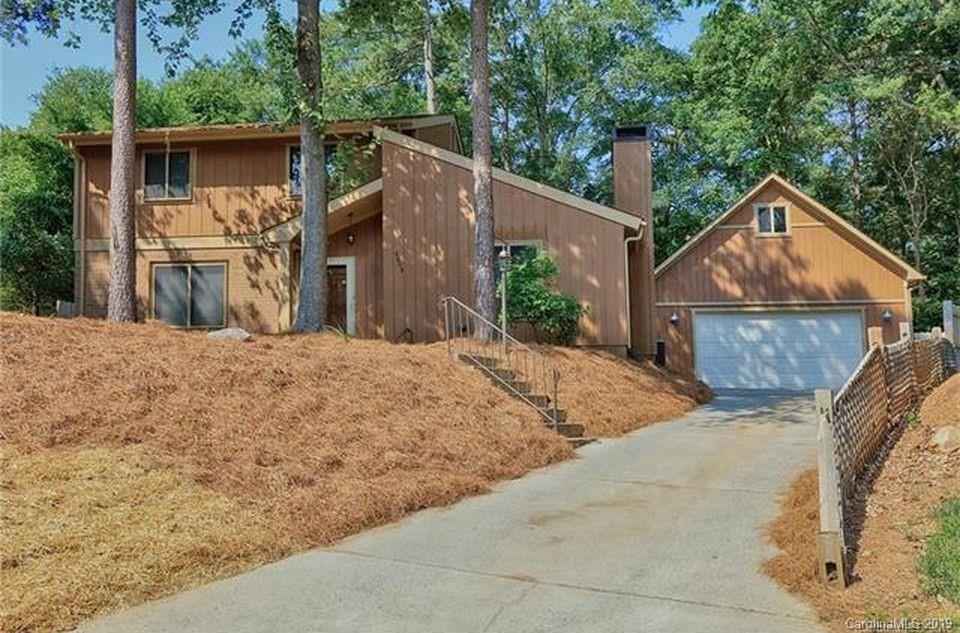 6608 Woodmont Pl., Charlotte, NC 28211