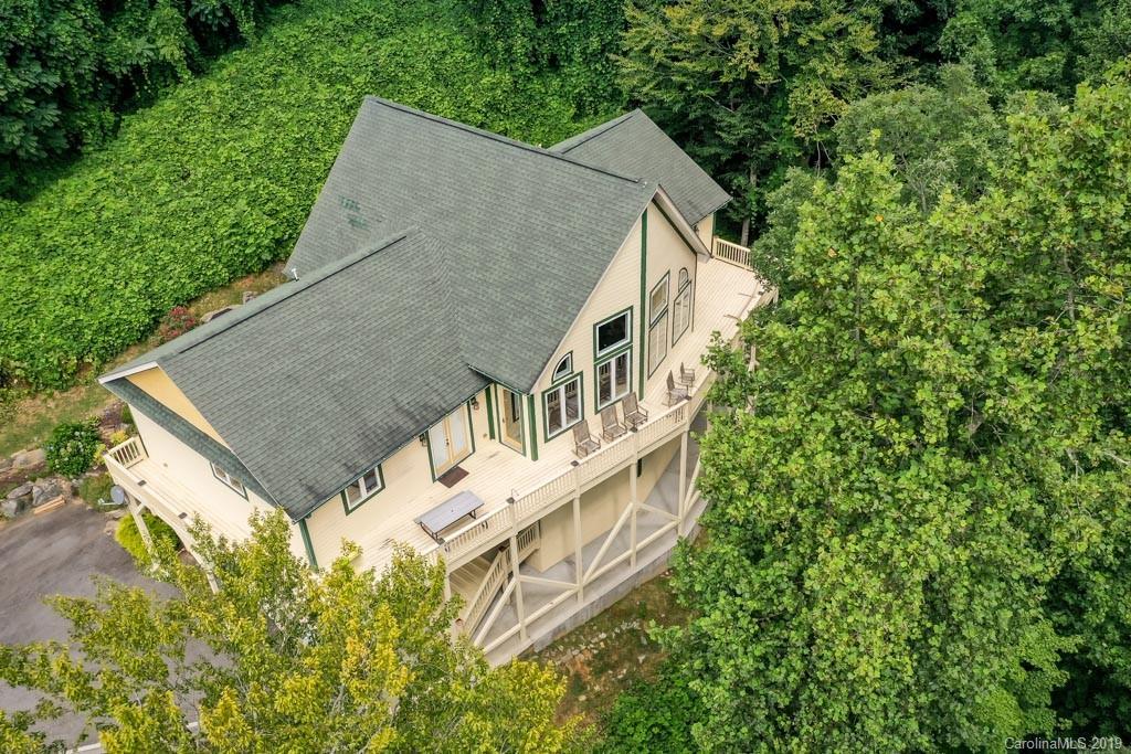 86 Tuckaway Ridge Dr., Hendersonville, NC 28792
