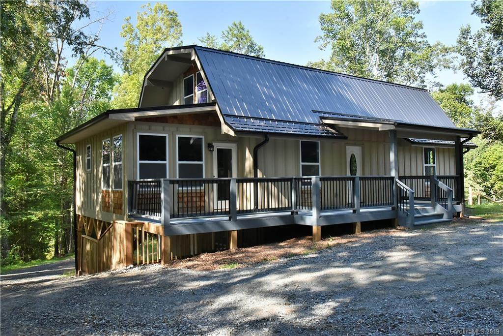 34 Wintercrest Dr., Candler, NC 28715