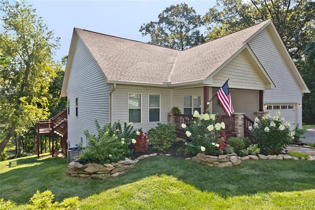 18 Birdsong Ln., Candler, NC 28715