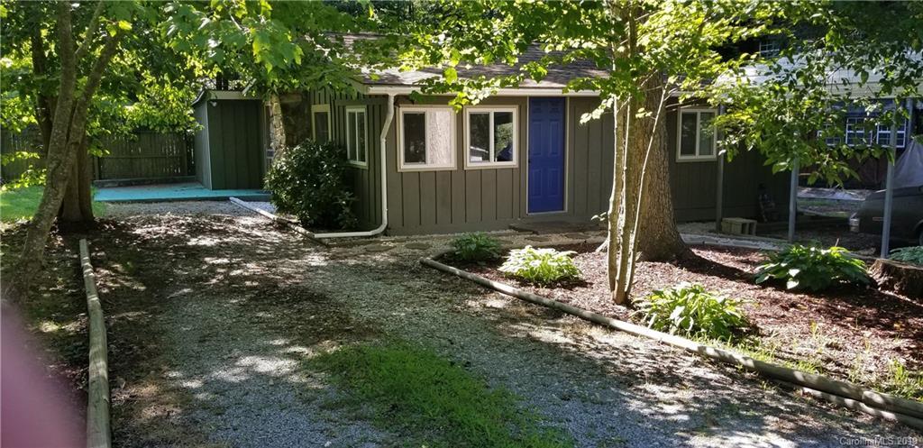 87 Mountain Home St., Hendersonville, NC 28791