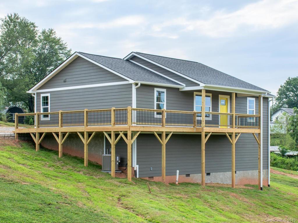 111 Dapple Rd., Candler, NC 28715