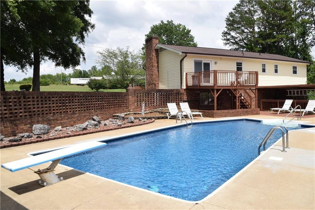 965 Cape Hickory Rd., Hickory, NC 28601