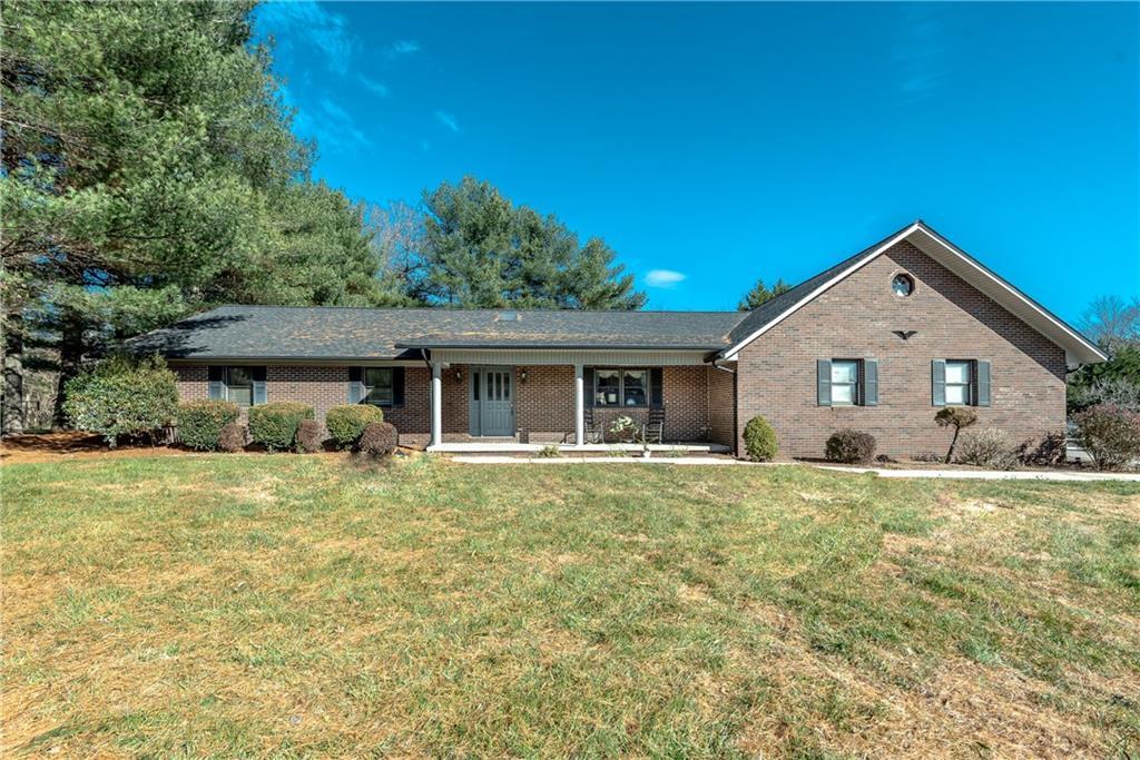 356 Terrace Lawn Ct., Taylorsville, NC 28681