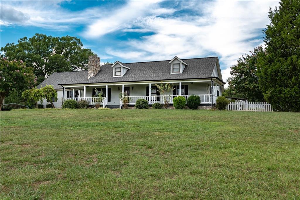 6012 Mountain Grove Rd., Hickory, NC 28602