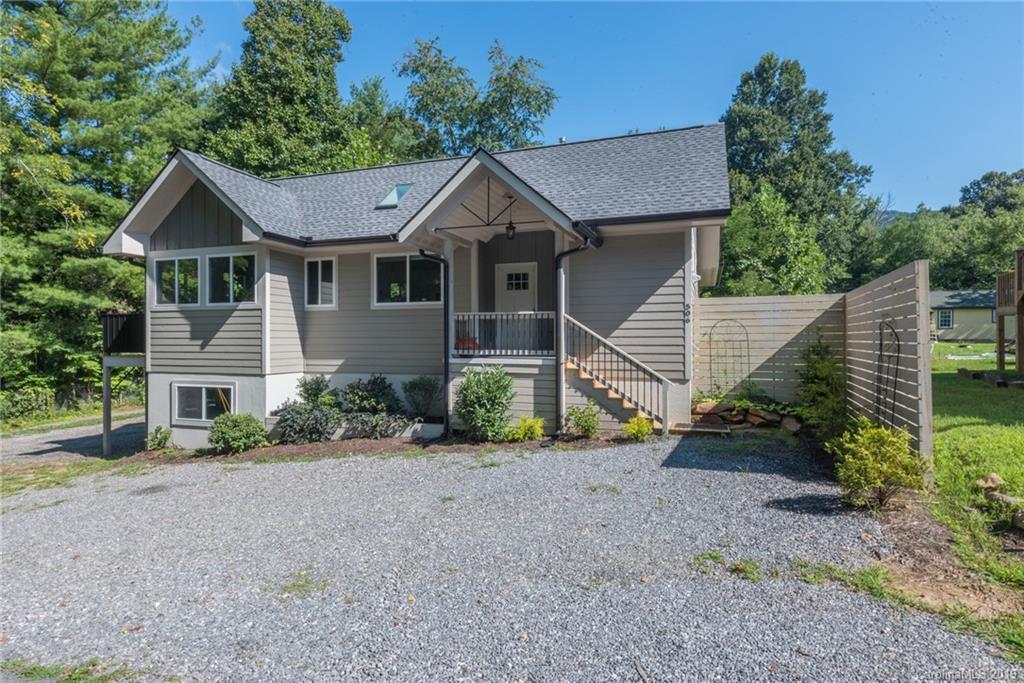 506 Tenth St., Black Mountain, NC 28711