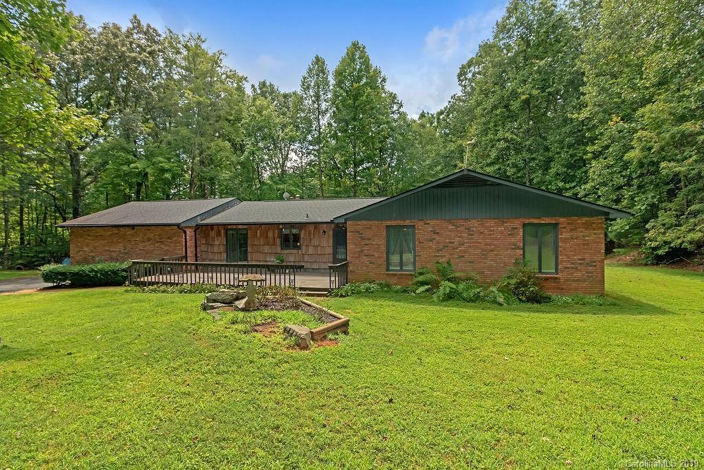 153 Spring Cove Dr., Brevard, NC 28712