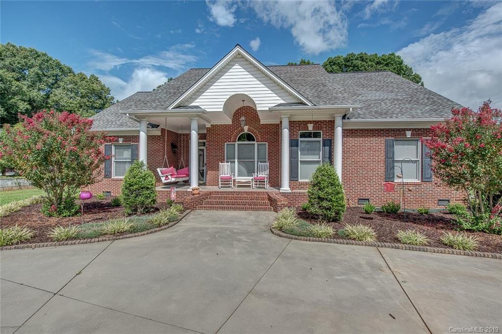 1105 Fairfield Dr., Gastonia, NC 28054