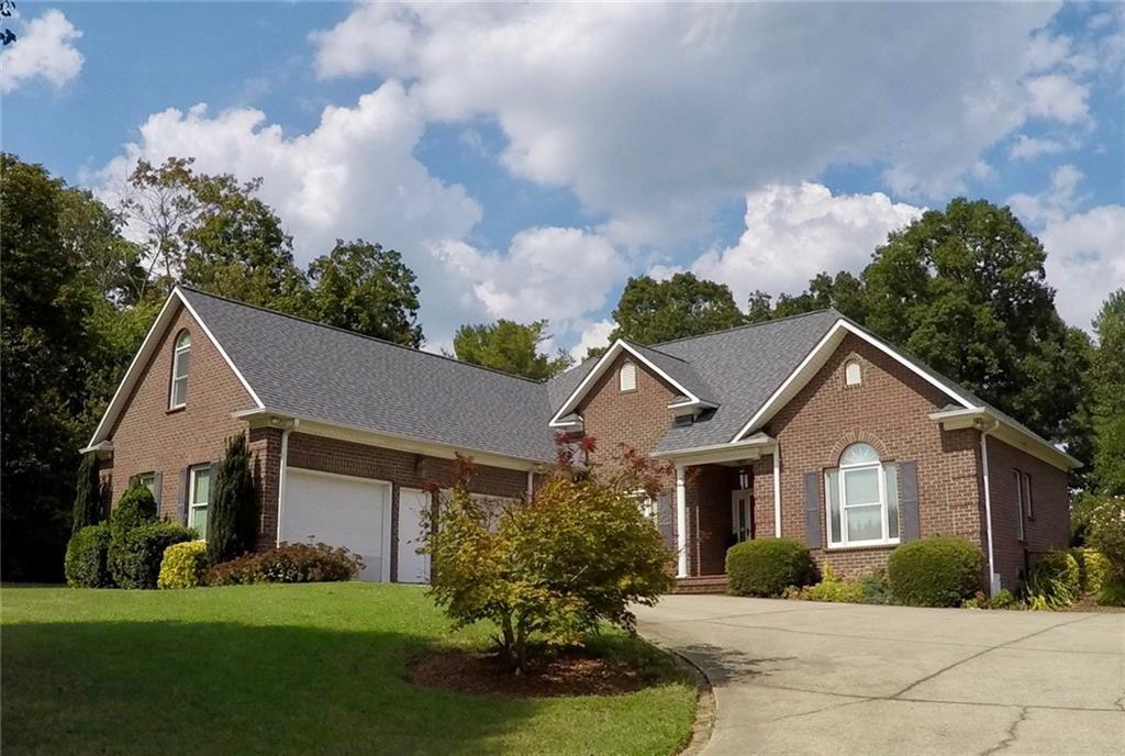 1615 29th Avenue Pl., Hickory, NC 28601