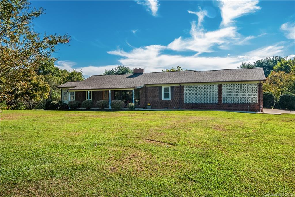 231 Lewis Ferry Rd., Statesville, NC 28677