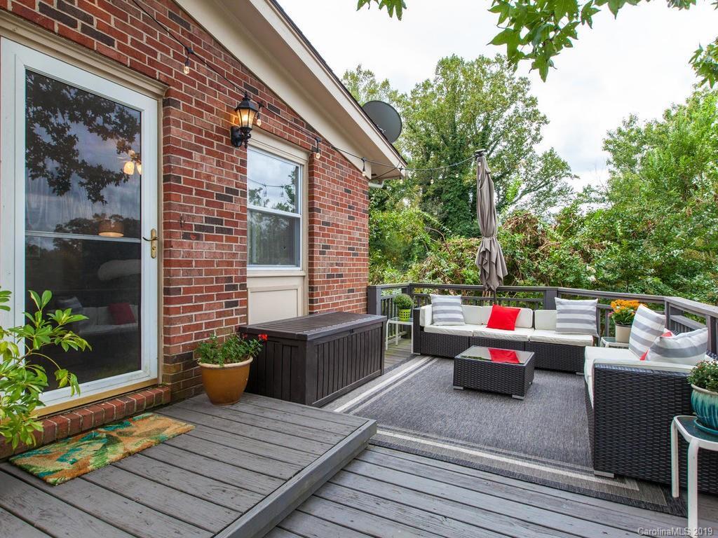 18 Tanglewood Dr., Asheville, NC 28806