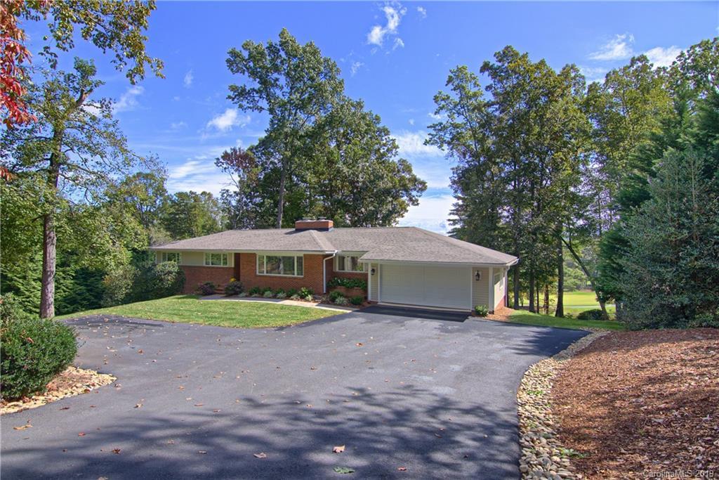 18 W Fairway Dr., Etowah, NC 28729