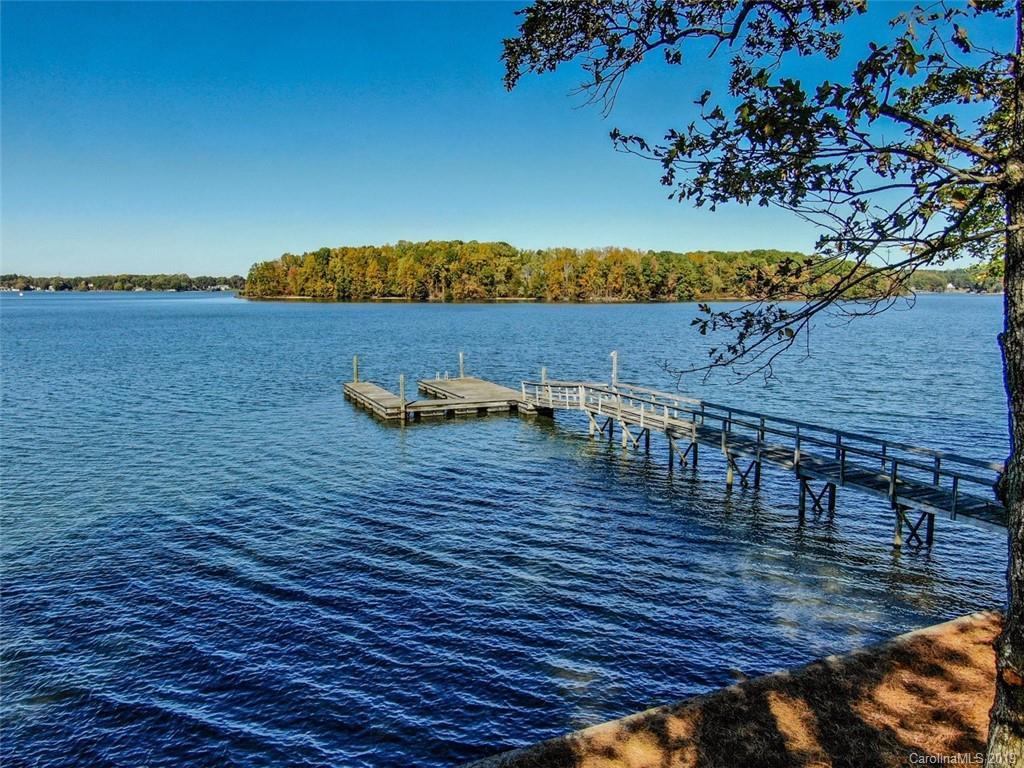 317 Grasshopper Cir., Mooresville, NC 28117