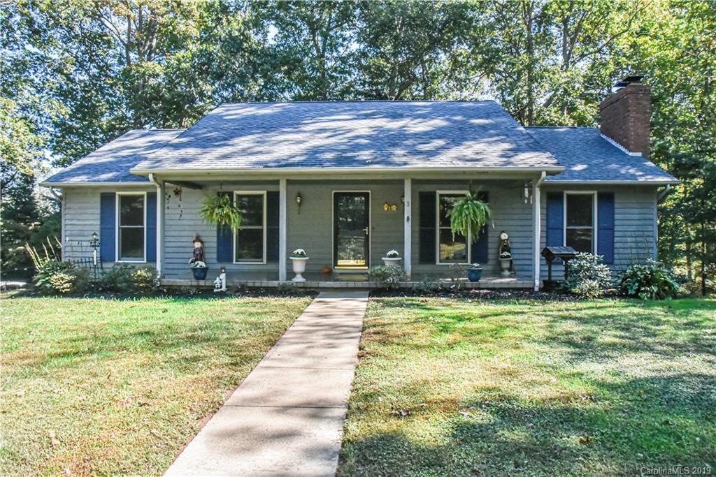 13 S Oaks Cir., Asheville, NC 28806