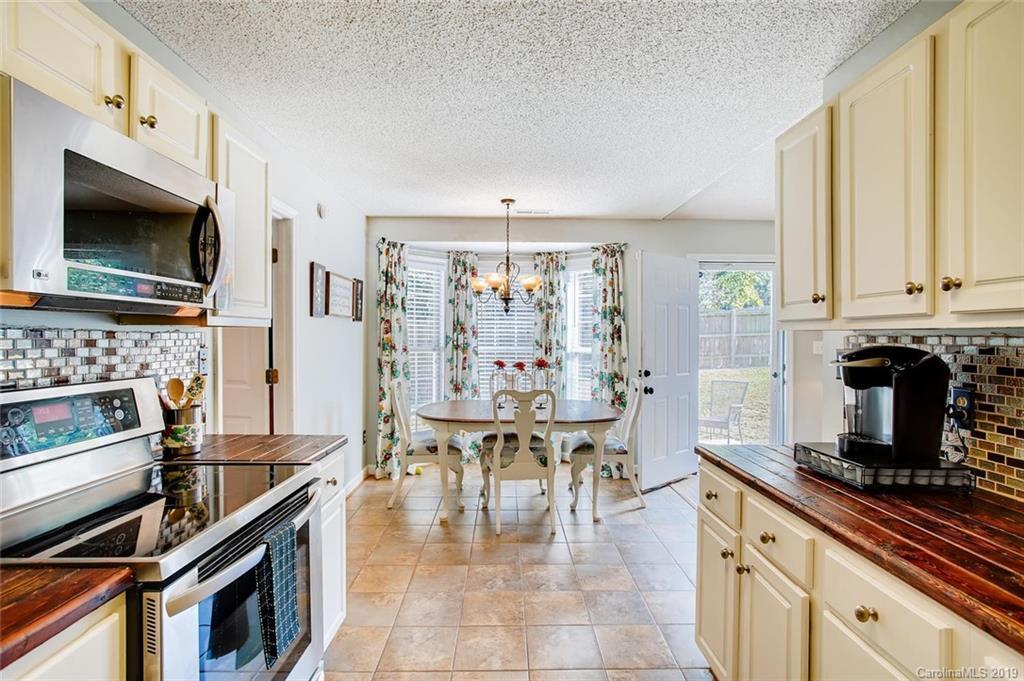 3343 Whitebridge Ln., Charlotte, NC 28262