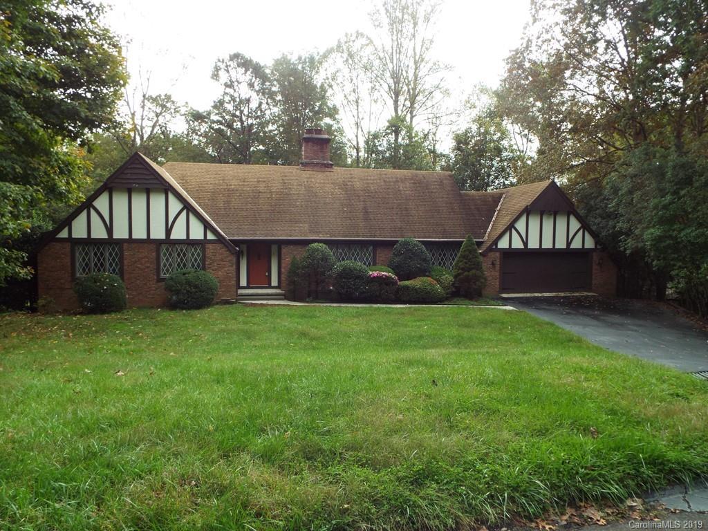 4 Lakeview Cir., Etowah, NC 28729