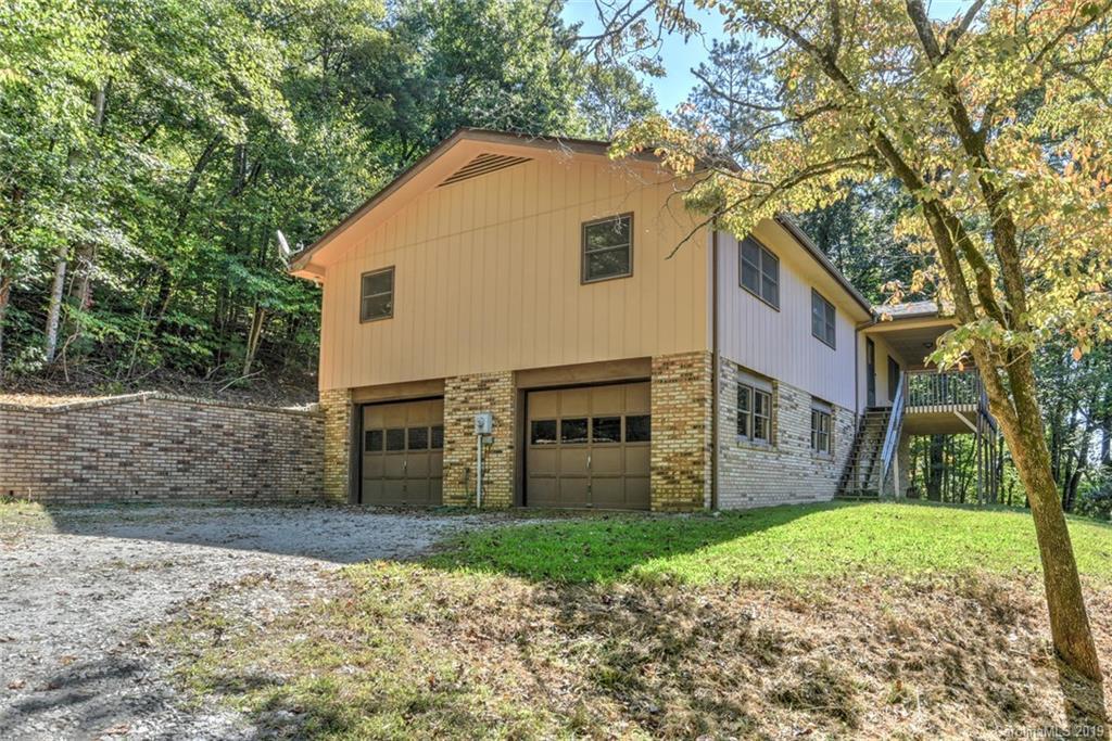 972 Harper Rd., Hendersonville, NC 28792