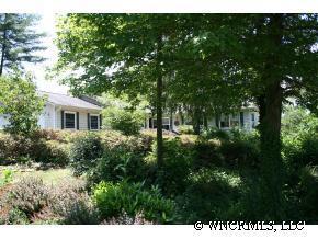 207 Merriwood Lane, Hendersonville, NC 28791