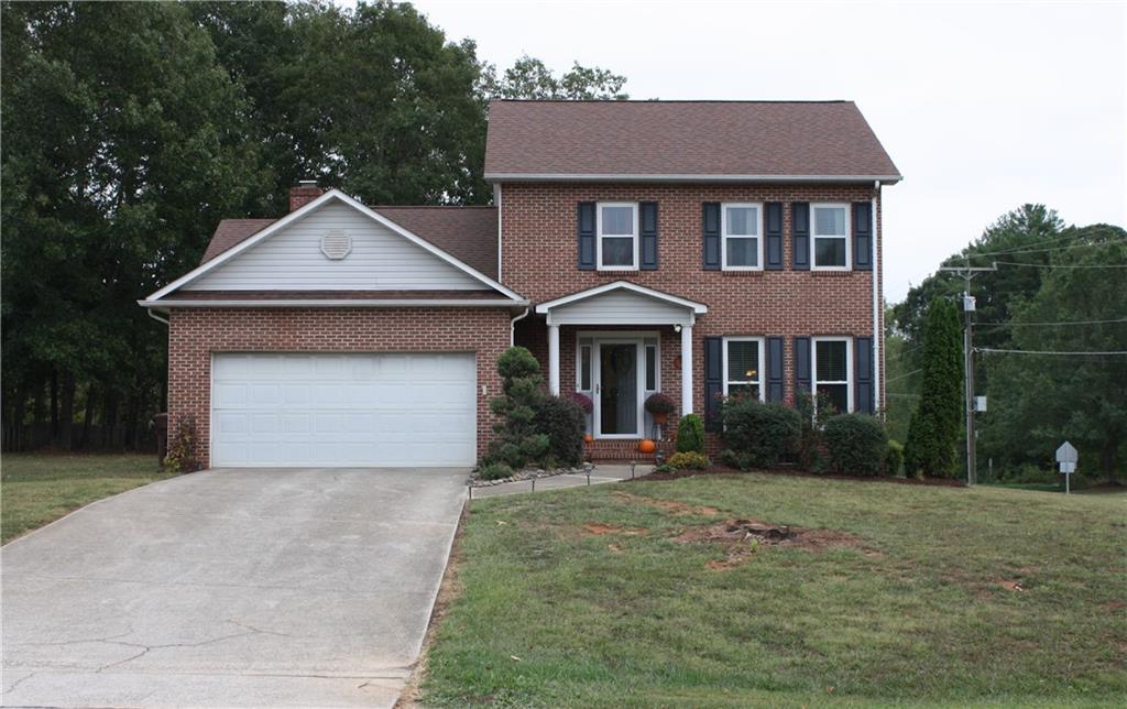 1194 Ione Baker Rd., Hickory, NC 28602