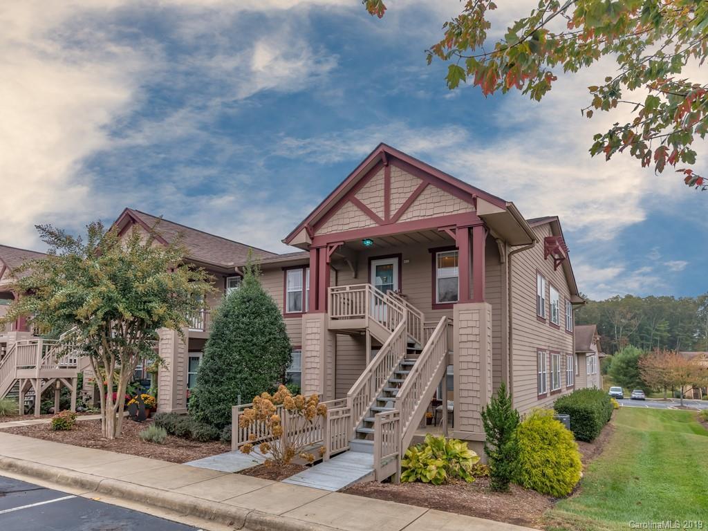 2306 Deermouse Way, Hendersonville, NC 28792