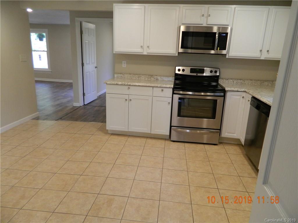 18 7th Ave., Hickory, NC 28602