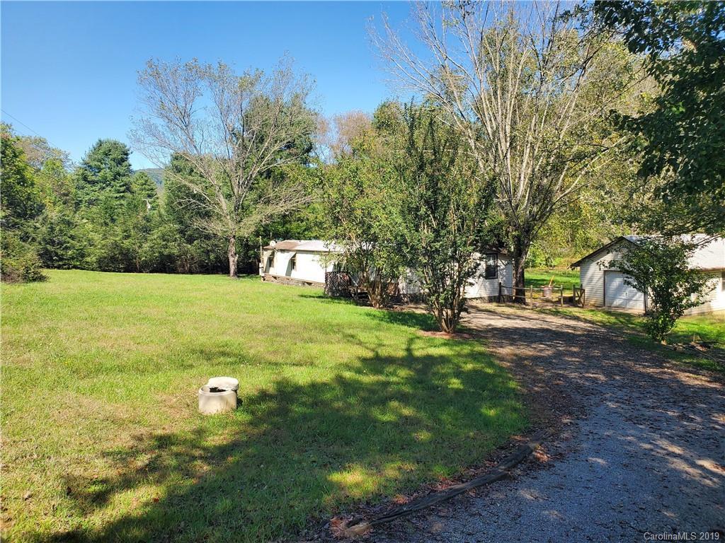 60 Hookers Gap Rd., Candler, NC 28715