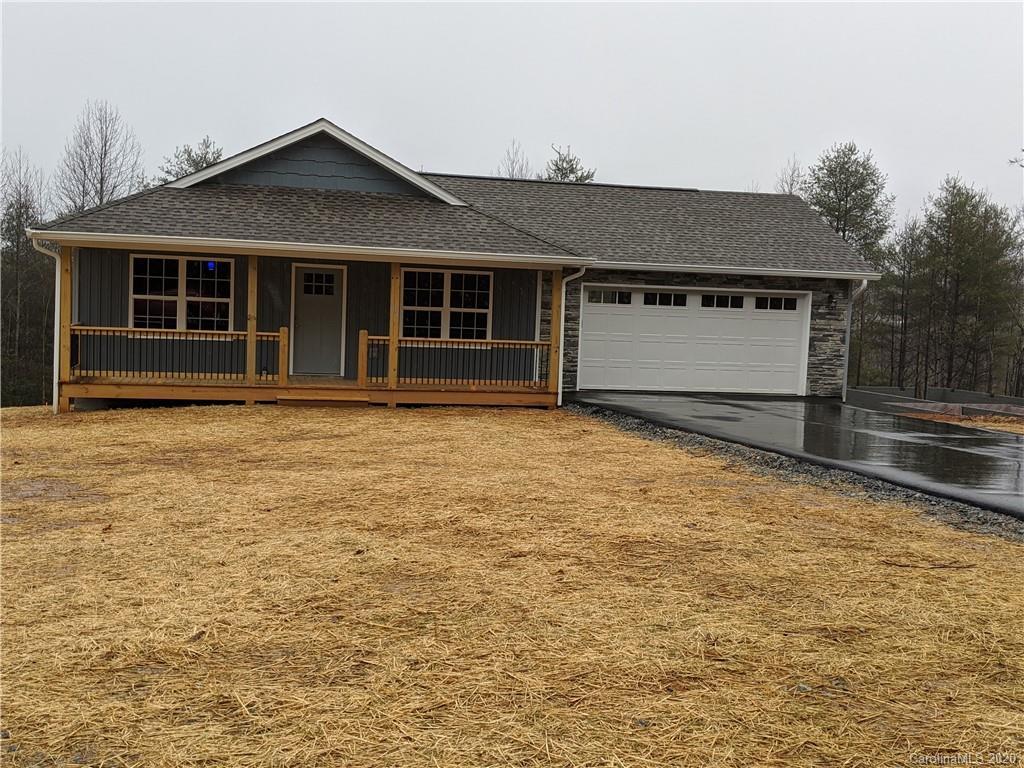 502 Academy Rd., Hendersonville, NC 28792